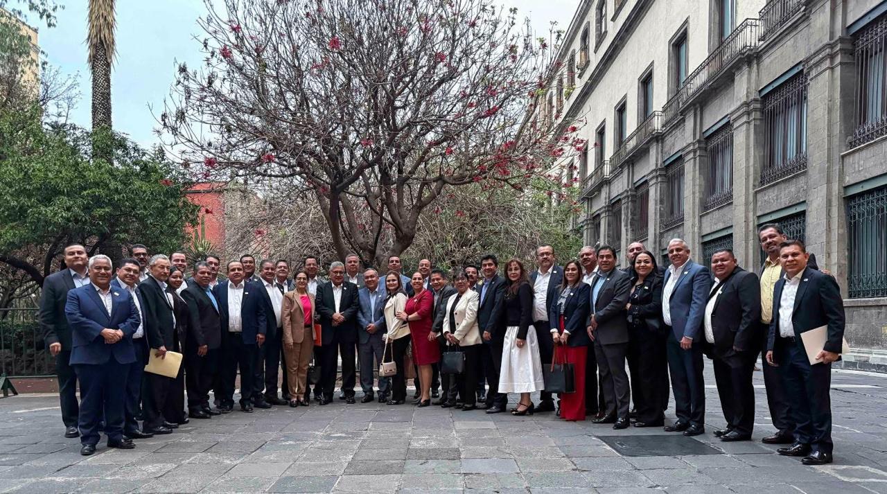 Entrega el SNTE pliego petitorio 2025
